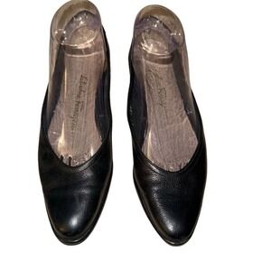 Salvatore Ferragamo Vintage Women's Black Leather‎ Flats Size 8 Narrow